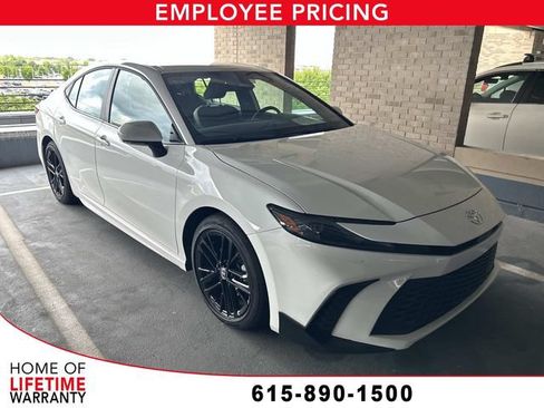 Used 2026 Toyota Camry SE w/ Convenience Package FWD image 1
