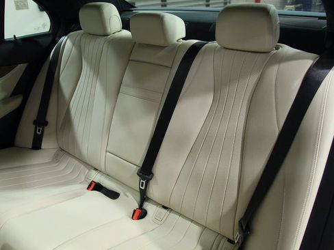 Certified 2019 Mercedes-Benz E 300 4MATIC image 29