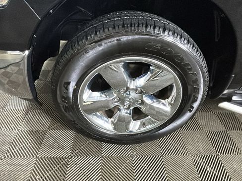 Used 2019 RAM 1500 Big Horn AWD/4WD image 11