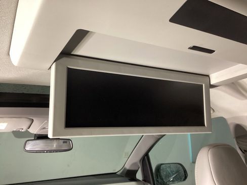 Used 2018 Toyota Sienna AWD image 4