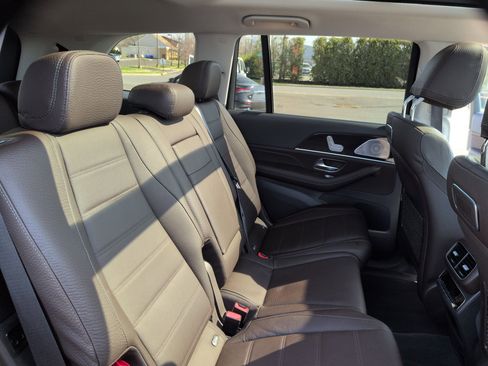 Used 2020 Mercedes-Benz GLS 450 4MATIC image 26