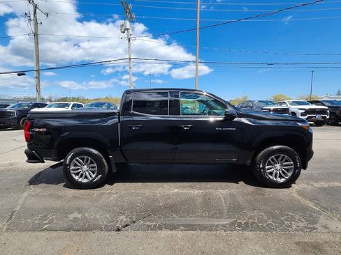 Used 2024 Chevrolet Colorado LT w/ LT Convenience Package II AWD/4WD image 6