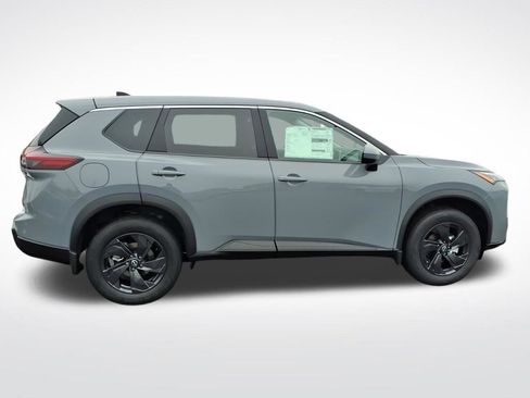 New 2026 Nissan Rogue SV image 8