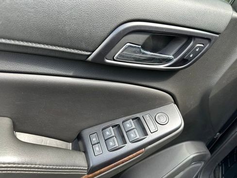Used 2018 Chevrolet Suburban LS w/ Enhanced Driver Alert Package RWD image 13