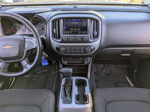 Used 2021 Chevrolet Colorado LT w/ LT Convenience Package image 16