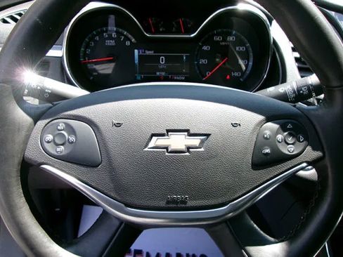 Used 2019 Chevrolet Impala LT FWD image 19