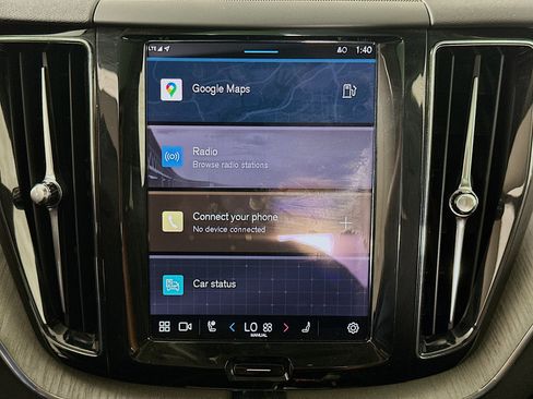 Used 2025 Volvo XC60 B5 Plus image 19