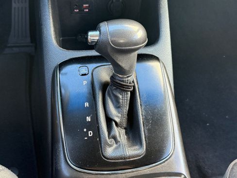 Used 2017 Kia Forte LX image 17