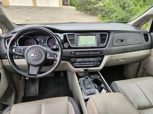 Used 2015 Kia Sedona SX image 8