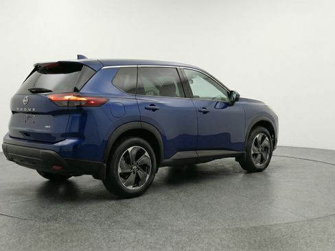 Used 2025 Nissan Rogue SV FWD image 9