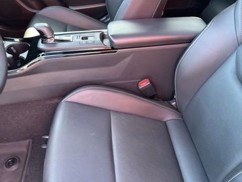 Used 2024 Toyota Prius XLE FWD image 12