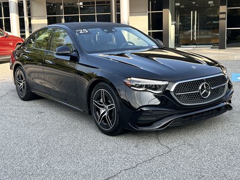 Certified 2025 Mercedes-Benz E 450 4MATIC Sedan w/ Multicontour Seating Package image 4