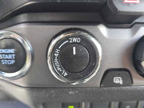 Certified 2022 Toyota Tacoma TRD Off-Road image 31