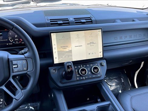 New 2026 Land Rover Defender 110 X-Dynamic SE AWD/4WD image 9