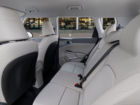 New 2025 Kia Soul LX image 18