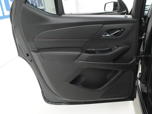 Used 2021 Chevrolet Traverse LT FWD image 33