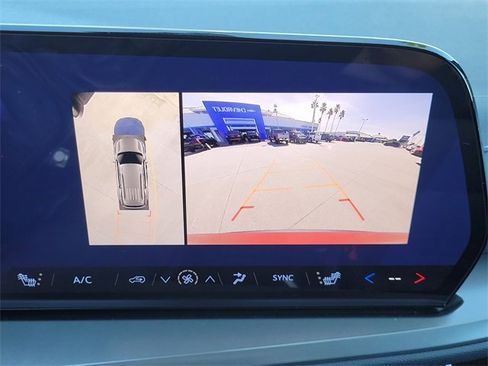 New 2026 Chevrolet Traverse LT w/ Sun and Wheel Package image 17