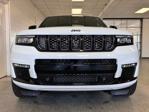 Used 2024 Jeep Grand Cherokee L Summit AWD/4WD image 5