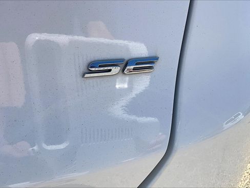 Used 2018 Ford Fusion SE image 6