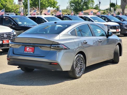New 2026 Nissan Sentra SV w/ SV Convenience Package FWD image 4