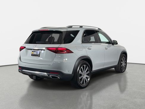 Used 2025 Mercedes-Benz GLE 350 4MATIC image 3
