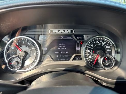 Used 2020 RAM 1500 Laramie AWD/4WD image 19