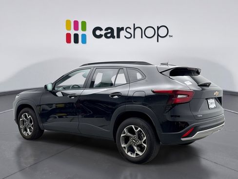 Used 2024 Chevrolet Trax LT w/ Driver Confidence Package image 3