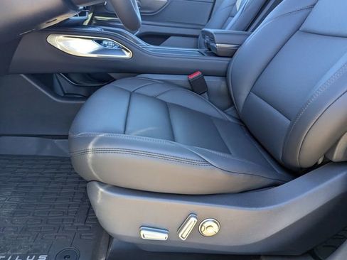 New 2026 Lincoln Nautilus Premier image 11