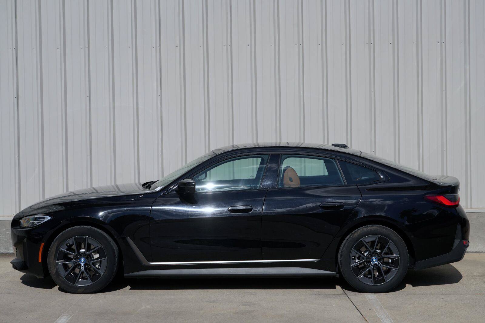Used 2023 BMW i4 eDrive35 w/ Premium Package RWD image 51