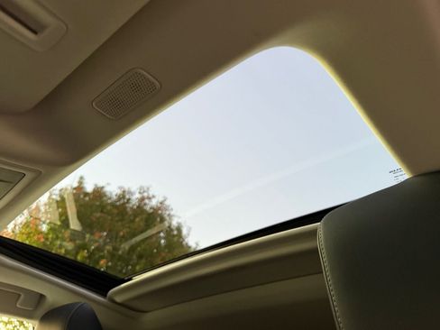 Used 2025 Lexus ES 300h 300h image 22