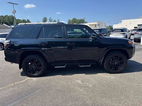 Used 2022 Toyota 4Runner SR5 Premium w/ Moonroof Package AWD/4WD image 5