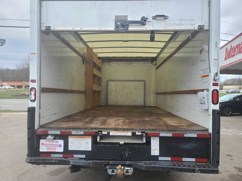 Used 2018 Ford E-350 and Econoline 350 Super Duty image 24