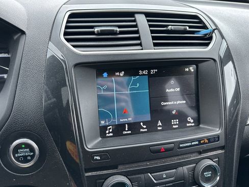 Used 2018 Ford Explorer XLT w/ Equipment Group 202A image 12