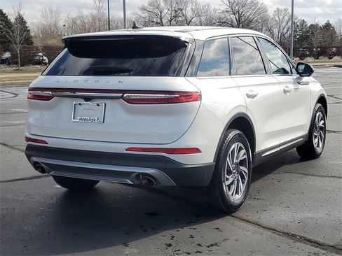 Certified 2023 Lincoln Corsair FWD w/ Equipment Group 101A image 4