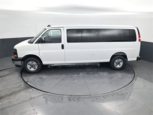 New 2025 GMC Savana 3500 LT w/ LT Preferred Equipment Group image 24
