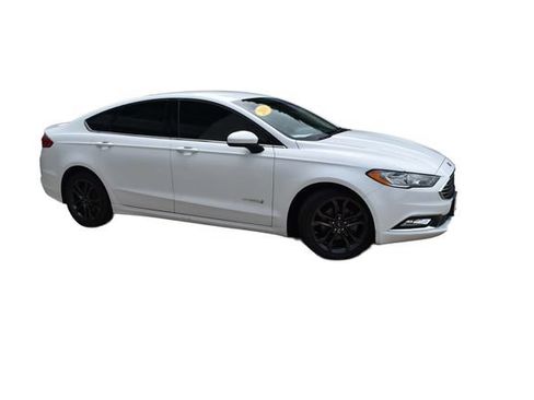 Used 2018 Ford Fusion SE w/ Equipment Group 601A FWD image 2
