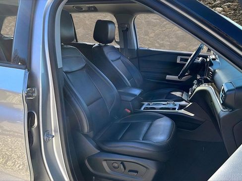 Used 2021 Ford Explorer Limited w/ Equipment Group 301A image 7