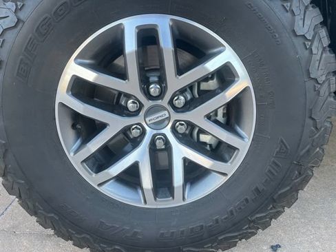 Used 2017 Ford F150 Raptor w/ Equipment Group 801A Mid AWD/4WD image 10