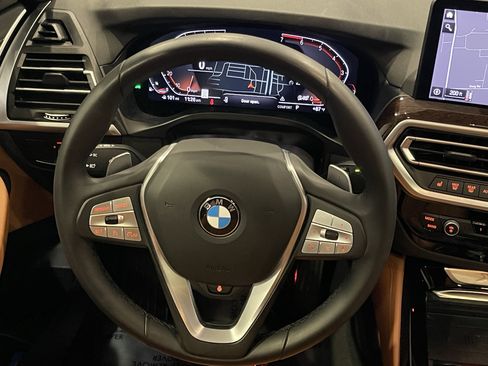 Used 2025 BMW X4 xDrive30i AWD/4WD image 19