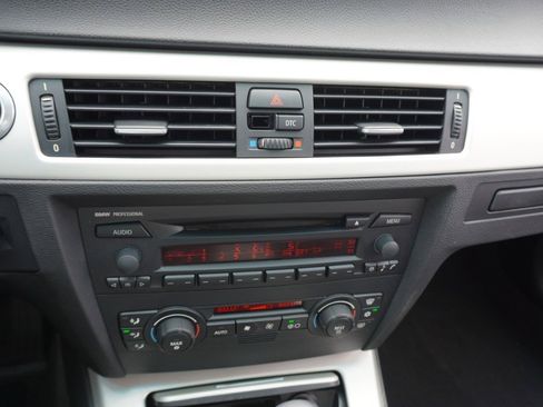 Used 2006 BMW 325i Sedan RWD image 16