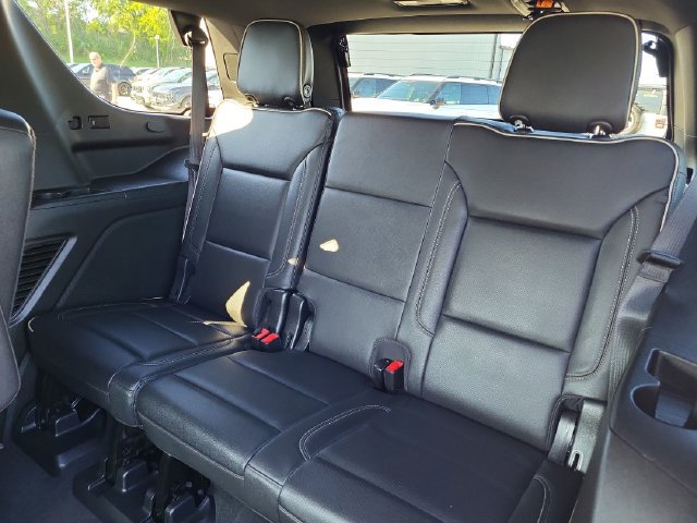 Used 2022 GMC Yukon SLT w/ SLT Luxury Package AWD/4WD image 15