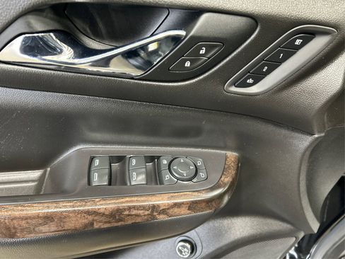 Used 2021 GMC Acadia Denali w/ Denali Ultimate Package AWD/4WD image 31
