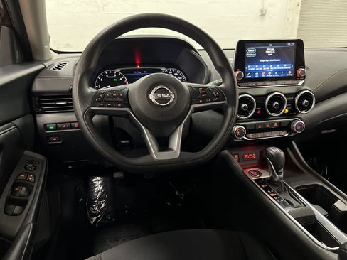 Used 2024 Nissan Sentra SV FWD image 16