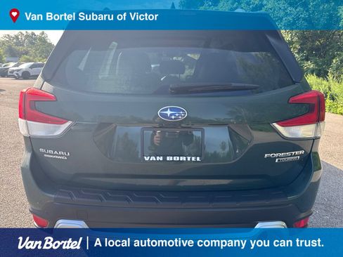 Certified 2023 Subaru Forester Touring AWD/4WD image 5