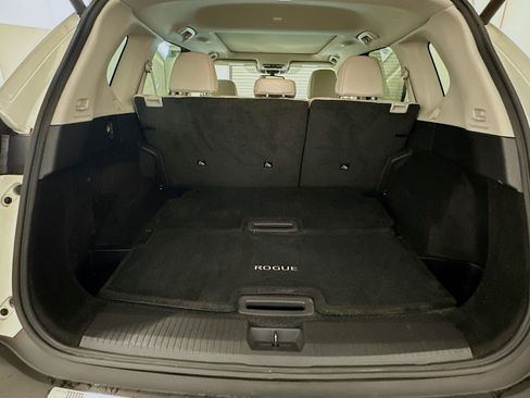Used 2023 Nissan Rogue SL w/ SL Premium Package image 29