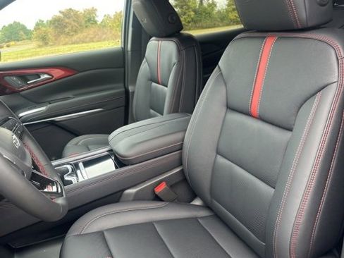 New 2026 Chevrolet Traverse RS w/ LPO, Floor Liner Package image 21