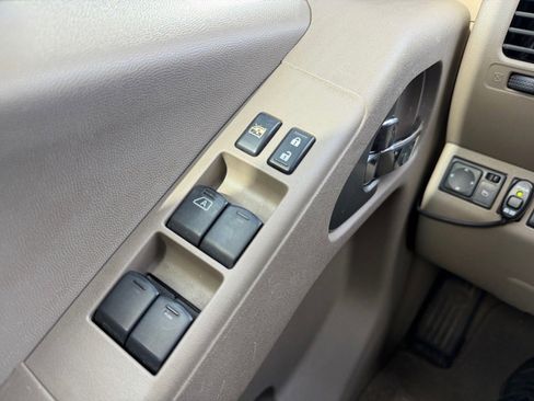 Used 2015 Nissan Frontier SV image 17