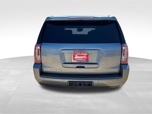 Used 2019 GMC Yukon XL SLT AWD/4WD image 4