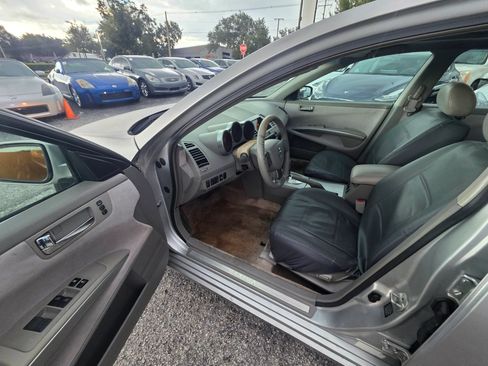 Used 2005 Nissan Maxima 3.5 SE w/ (S03) Driver Preferred Pkg FWD image 13