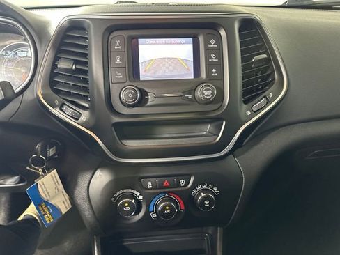 Used 2020 Jeep Cherokee Sport AWD/4WD image 22